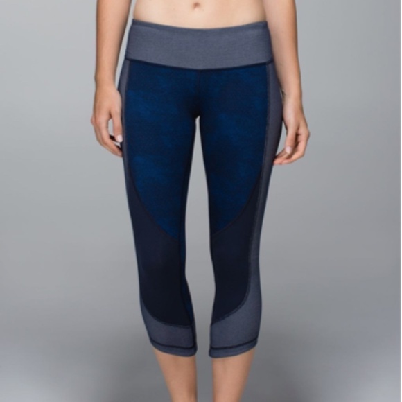 🔥$SALE$🔥 Lululemon Wunder Under Crop*Sashiko - Picture 2 of 9